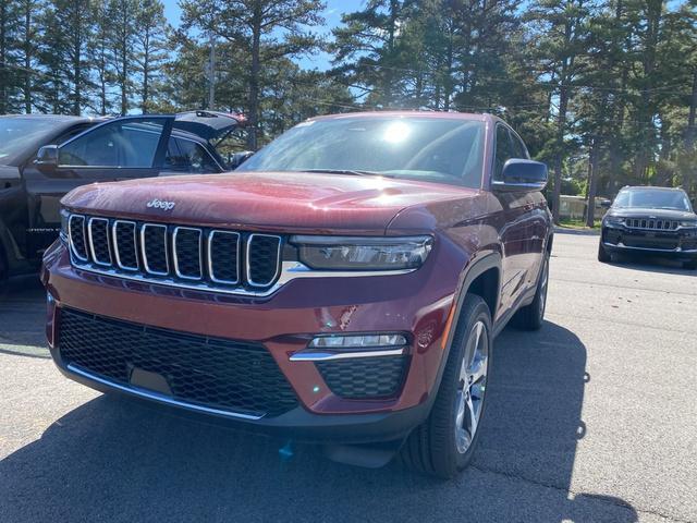 new 2025 Jeep Grand Cherokee car, priced at $47,035
