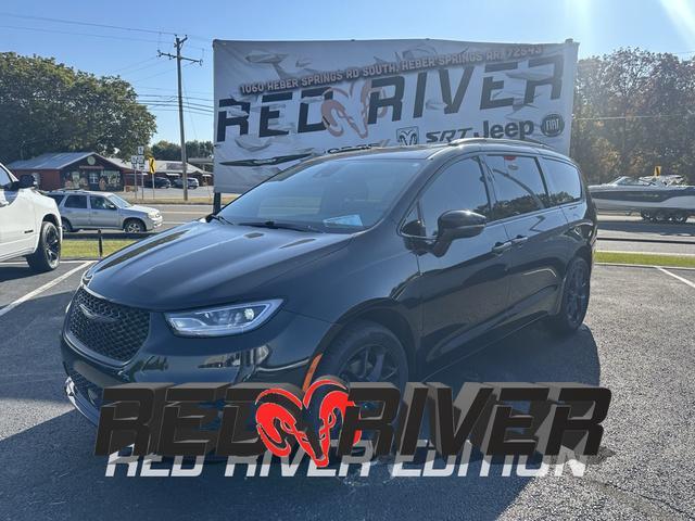 used 2023 Chrysler Pacifica car, priced at $40,860