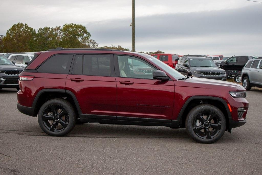 new 2025 Jeep Grand Cherokee car, priced at $53,960