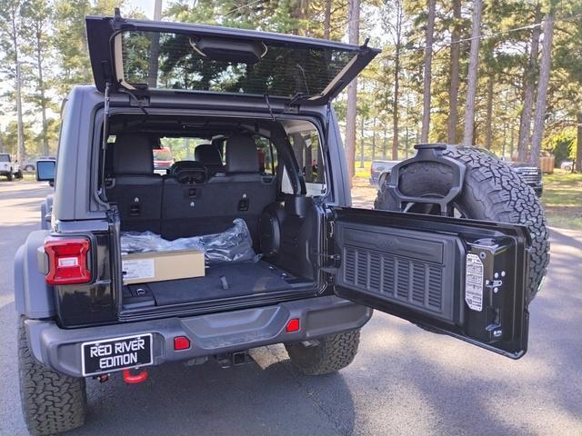 new 2025 Jeep Wrangler car, priced at $57,241