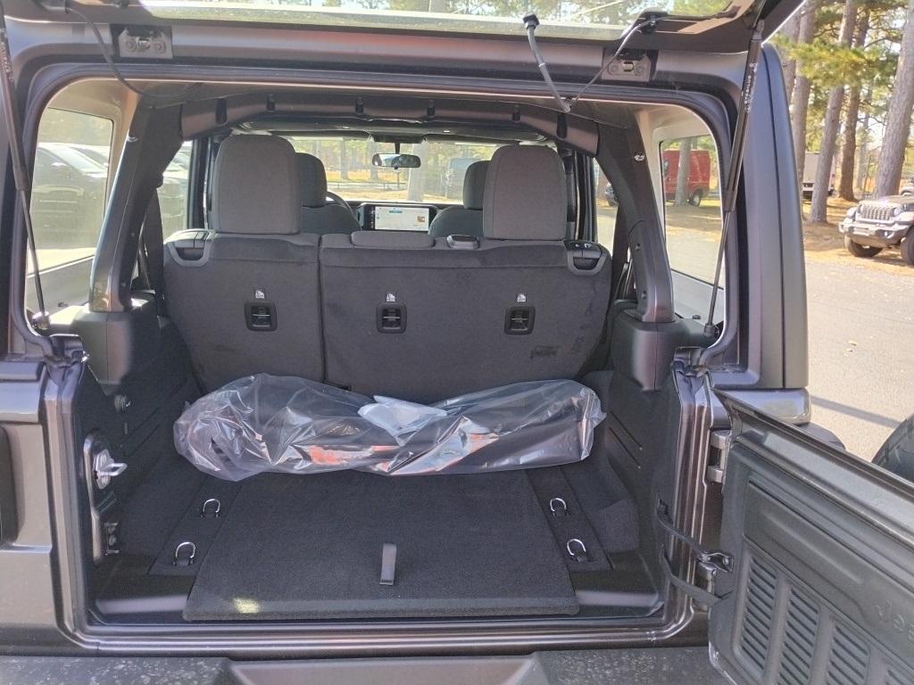 new 2026 Jeep Wrangler car, priced at $43,560