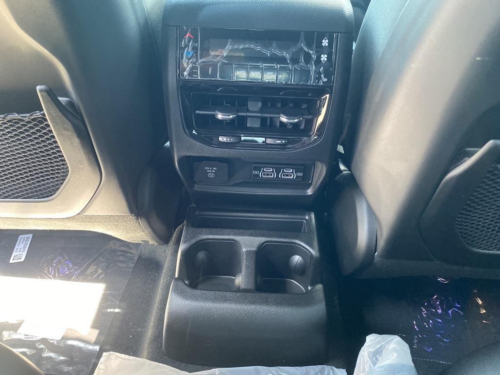new 2025 Jeep Grand Cherokee L car, priced at $63,434