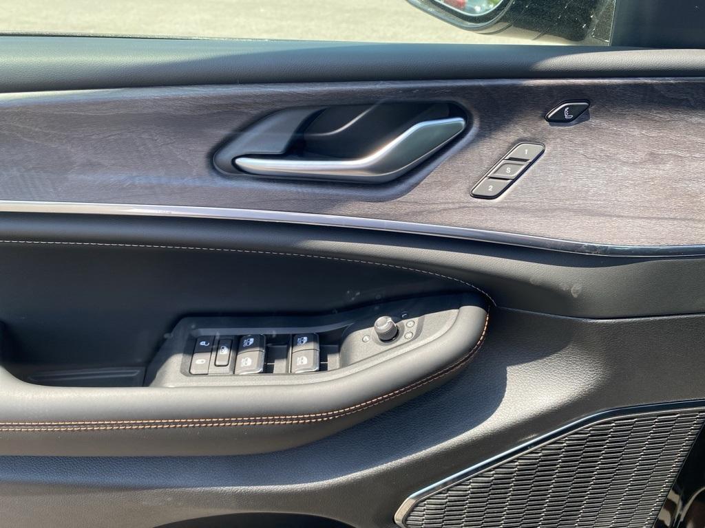 new 2025 Jeep Grand Cherokee L car, priced at $63,434