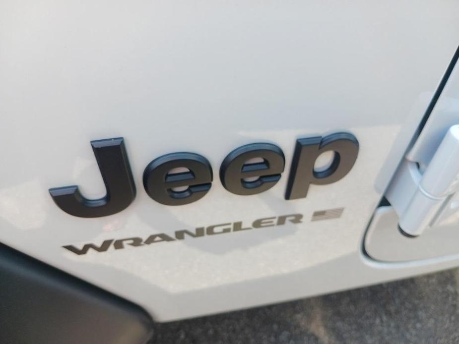 new 2024 Jeep Wrangler car, priced at $45,369