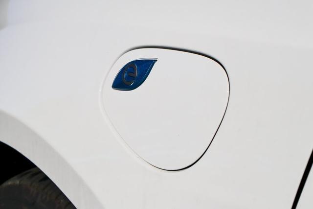 new 2024 Chrysler Pacifica Hybrid car, priced at $54,024