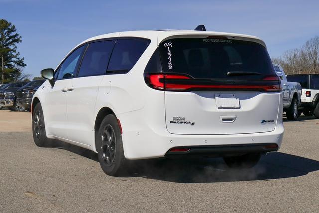 new 2024 Chrysler Pacifica Hybrid car, priced at $54,024