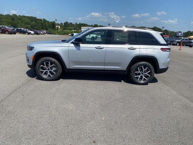 new 2025 Jeep Grand Cherokee car, priced at $45,736
