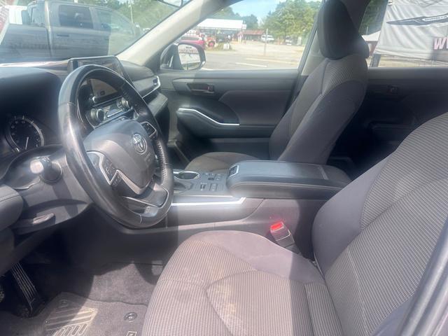 used 2023 Toyota Highlander car, priced at $41,393