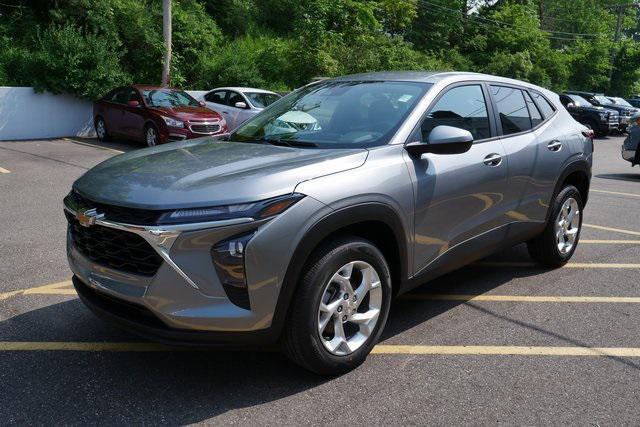 new 2025 Chevrolet Trax car, priced at $23,285
