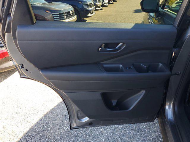 new 2025 Nissan Pathfinder car, priced at $40,620