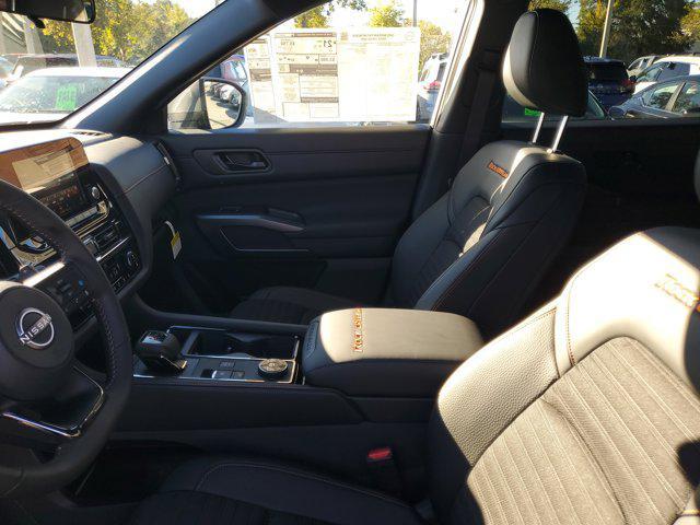 new 2025 Nissan Pathfinder car, priced at $40,620