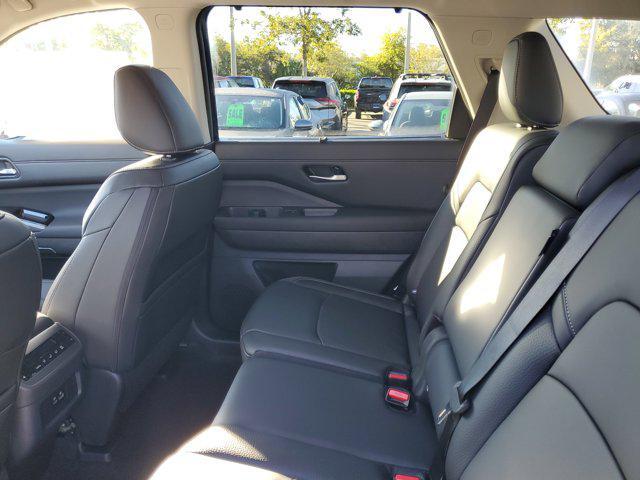 new 2025 Nissan Pathfinder car, priced at $38,590