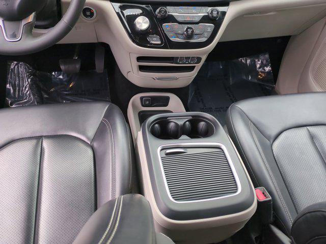 used 2023 Chrysler Pacifica car