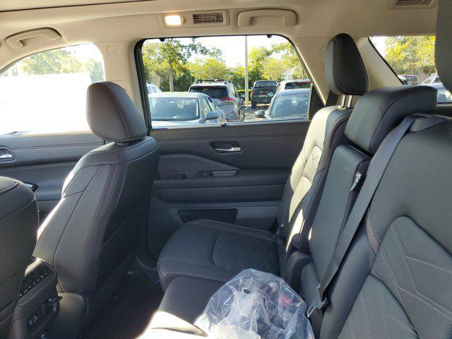 new 2025 Nissan Pathfinder car, priced at $52,175