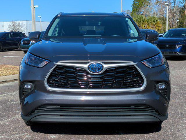 used 2022 Toyota Highlander Hybrid car, priced at $38,998