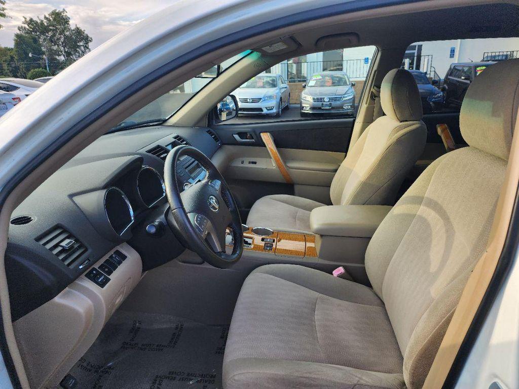 used 2009 Toyota Highlander Hybrid car, priced at $13,995