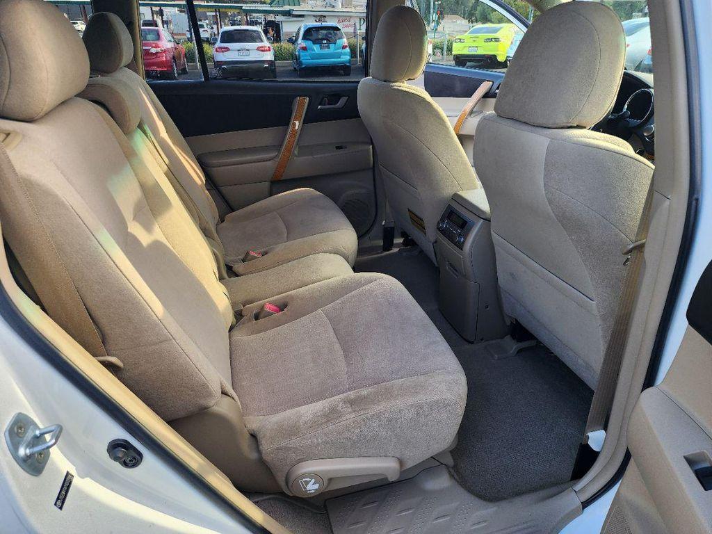 used 2009 Toyota Highlander Hybrid car, priced at $13,995