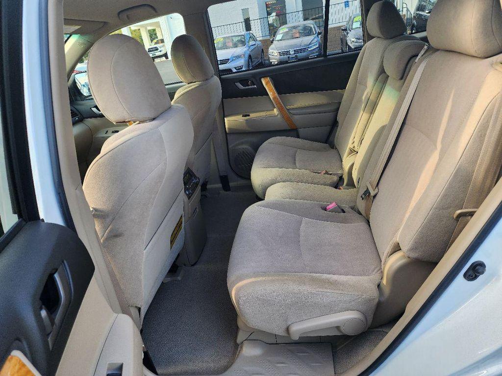 used 2009 Toyota Highlander Hybrid car, priced at $13,995