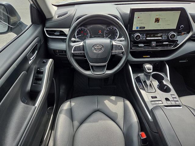 used 2023 Toyota Highlander car, priced at $43,516