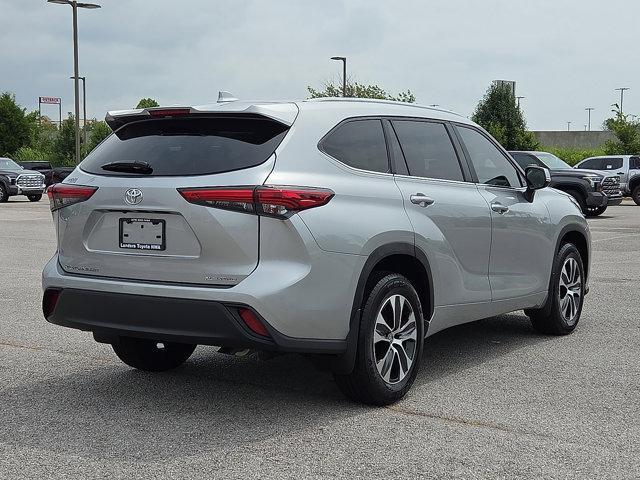 used 2023 Toyota Highlander car, priced at $43,516
