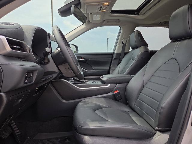 used 2023 Toyota Highlander car, priced at $43,516