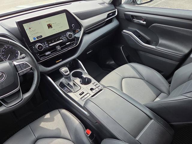used 2023 Toyota Highlander car, priced at $43,516