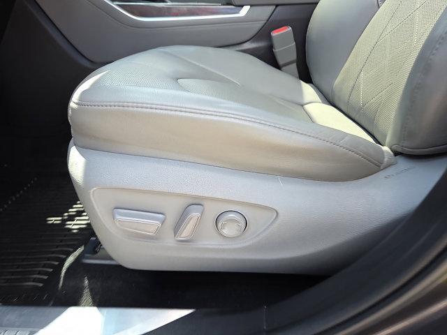 used 2022 Toyota Highlander car, priced at $37,253