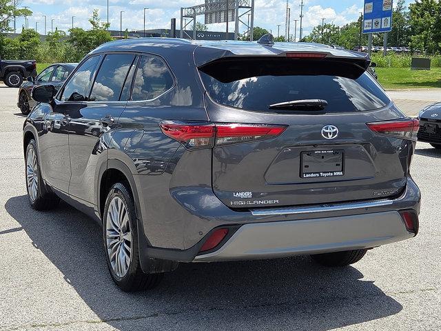 used 2022 Toyota Highlander car, priced at $37,253