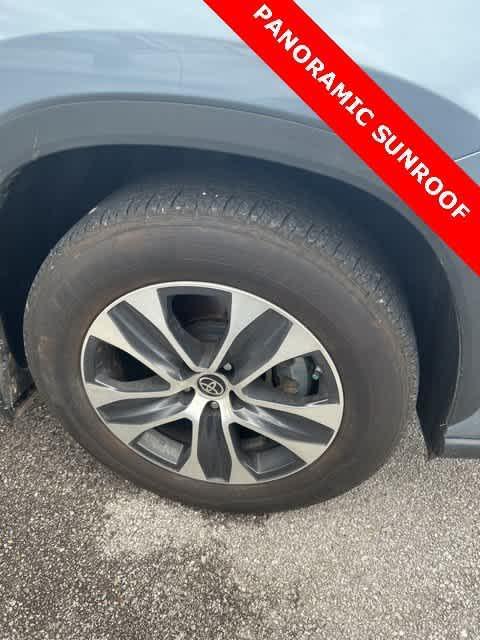 used 2024 Toyota Highlander car, priced at $44,141