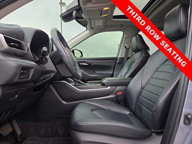 used 2024 Toyota Highlander car, priced at $38,544