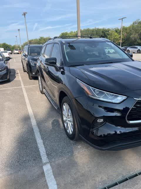 used 2023 Toyota Highlander car, priced at $43,500