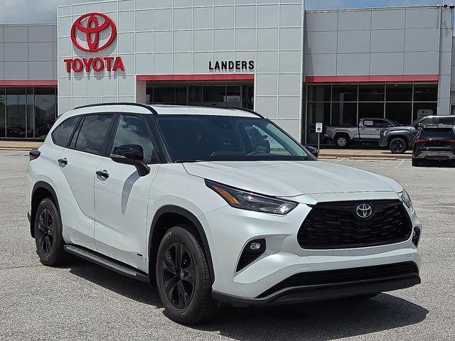 new 2025 Toyota Highlander Hybrid car, priced at $53,597