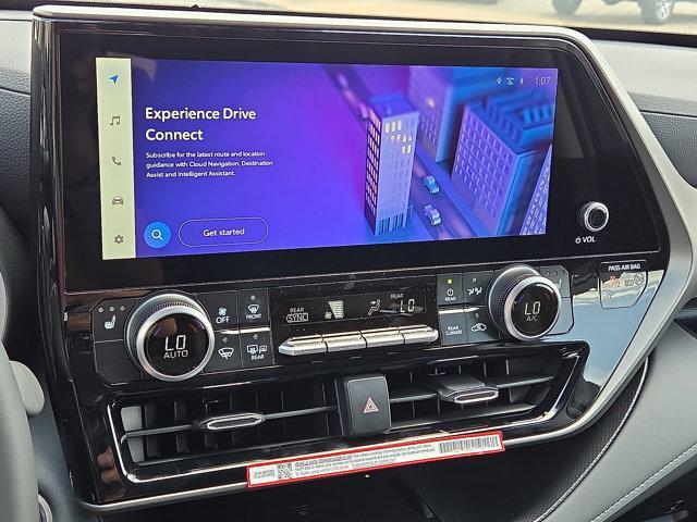 new 2025 Toyota Highlander Hybrid car, priced at $53,597