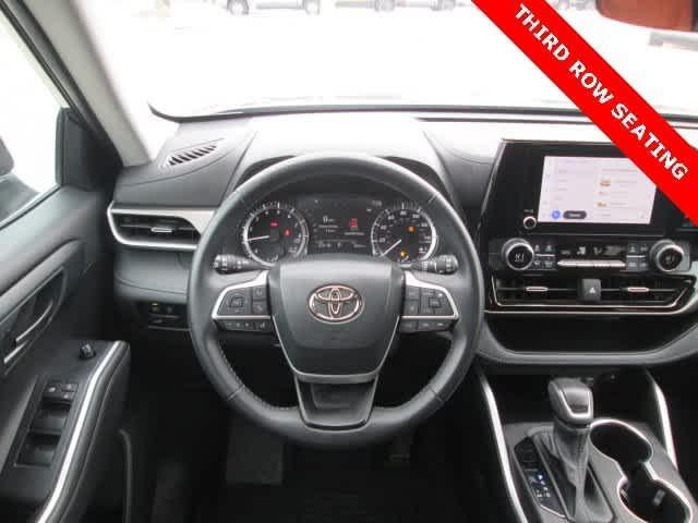 used 2023 Toyota Highlander car, priced at $35,423