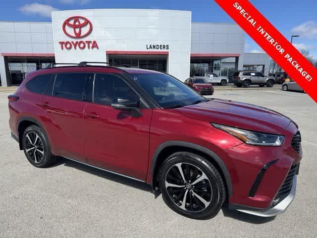 used 2022 Toyota Highlander car, priced at $35,438