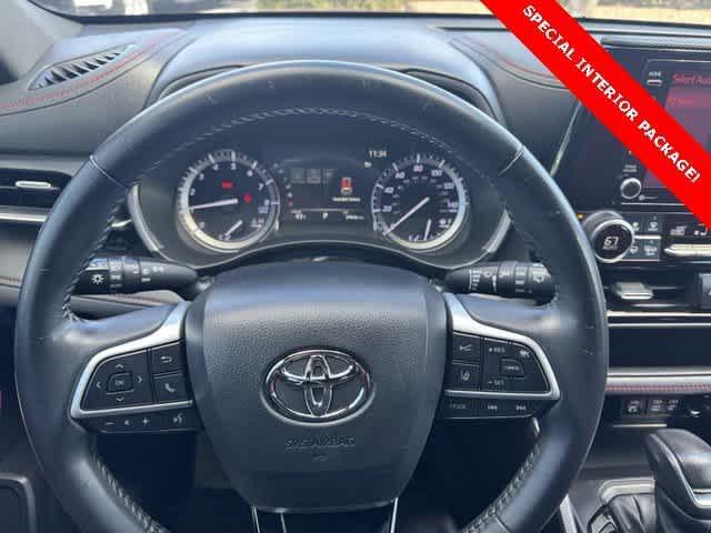 used 2022 Toyota Highlander car, priced at $35,438