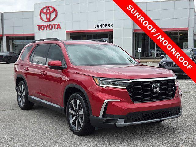 used 2025 Honda Pilot car, priced at $42,997