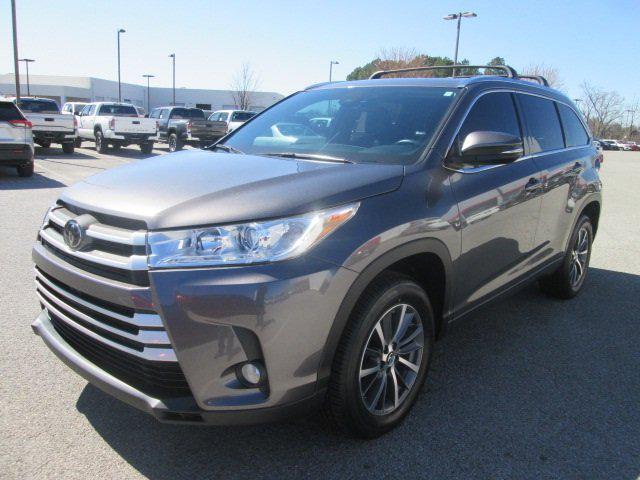 used 2018 Toyota Highlander car, priced at $21,800