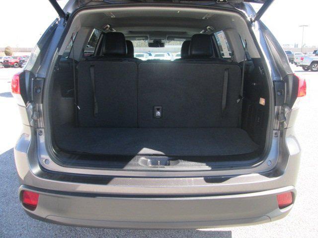 used 2018 Toyota Highlander car, priced at $21,800