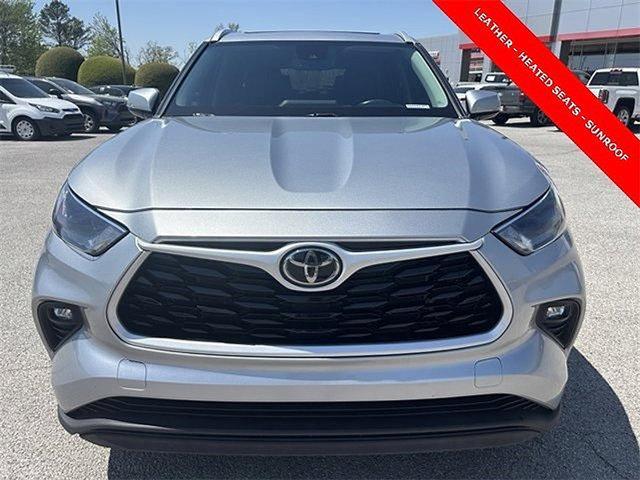 used 2023 Toyota Highlander car, priced at $34,996