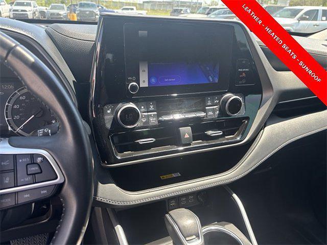 used 2023 Toyota Highlander car, priced at $36,500