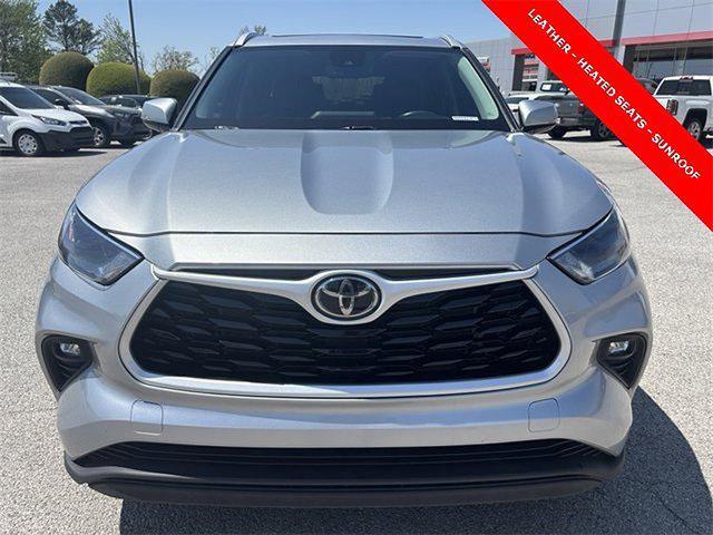 used 2023 Toyota Highlander car, priced at $36,500