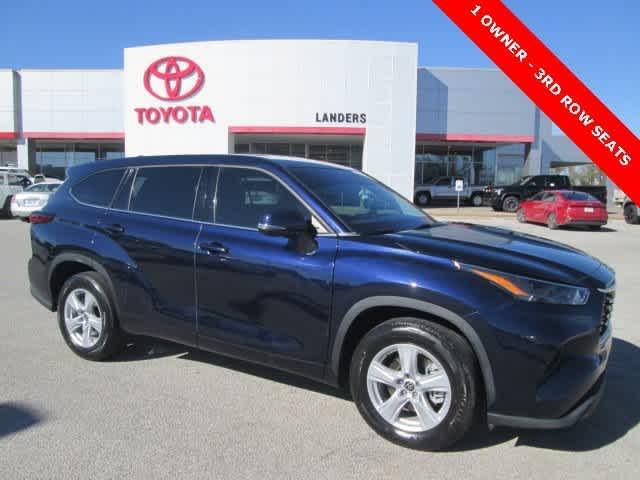 used 2022 Toyota Highlander car, priced at $30,814