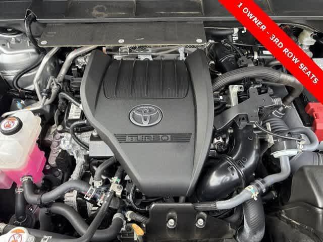 used 2024 Toyota Highlander car, priced at $39,997