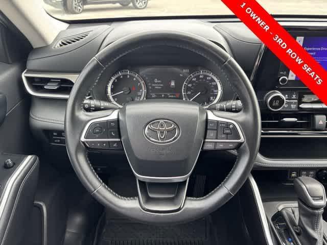 used 2024 Toyota Highlander car, priced at $39,997