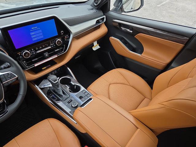 new 2025 Toyota Highlander car, priced at $52,676