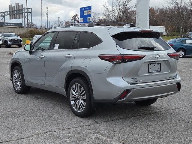 new 2025 Toyota Highlander car, priced at $52,676