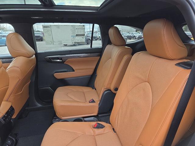 new 2025 Toyota Highlander car, priced at $52,676