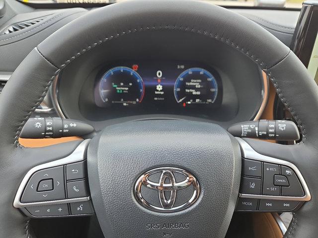 new 2025 Toyota Highlander car, priced at $52,676