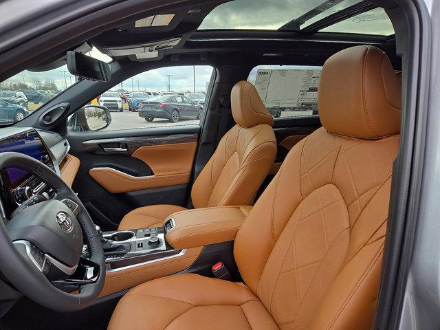 new 2025 Toyota Highlander car, priced at $52,676